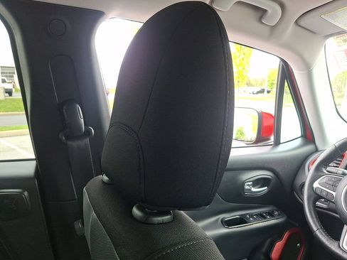 Used 2016 Jeep Renegade Trailhawk AWD/4WD image 14