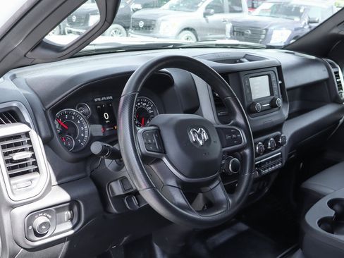 Used 2024 RAM 2500 Tradesman w/ Chrome Appearance Group image 19