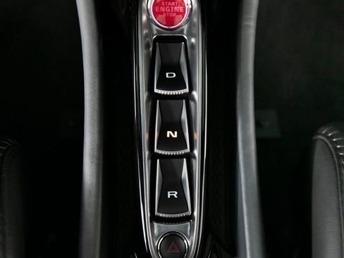 Used 2023 McLaren Artura image 22