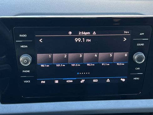 Certified 2025 Volkswagen Jetta SE image 17