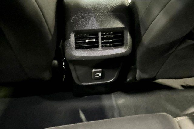 Used 2023 Chevrolet Equinox LT FWD image 10