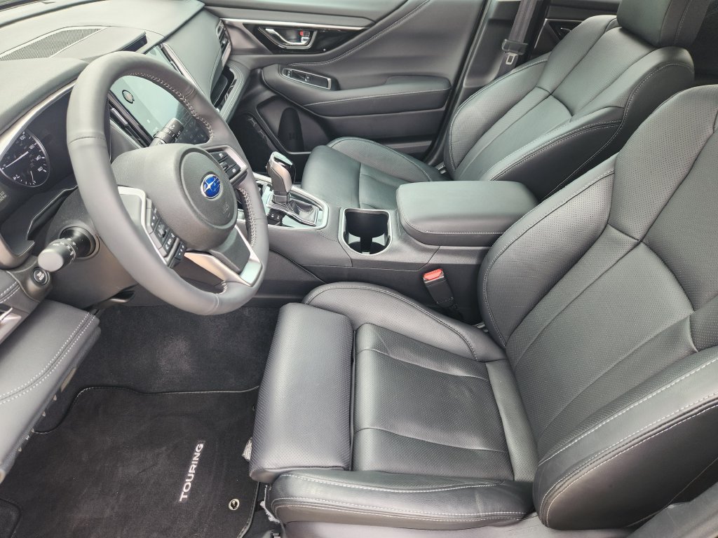 Used 2025 Subaru Outback Touring XT AWD/4WD image 14