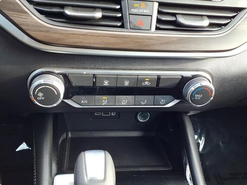 Used 2023 Nissan Altima 2.5 SV image 19