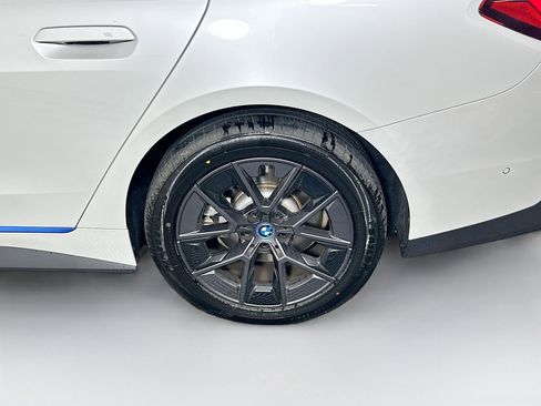 Used 2024 BMW i4 eDrive40 RWD image 11