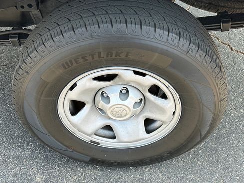 Used 2023 Toyota Tacoma SR5 RWD image 15