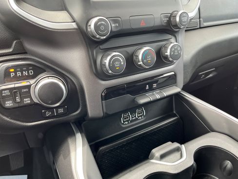 Used 2020 RAM 1500 Big Horn AWD/4WD image 16