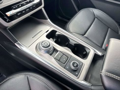 Used 2023 Ford Explorer XLT w/ Equipment Group 202A image 31