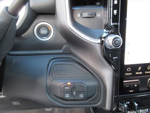 New 2026 RAM 3500 Laramie AWD/4WD image 27