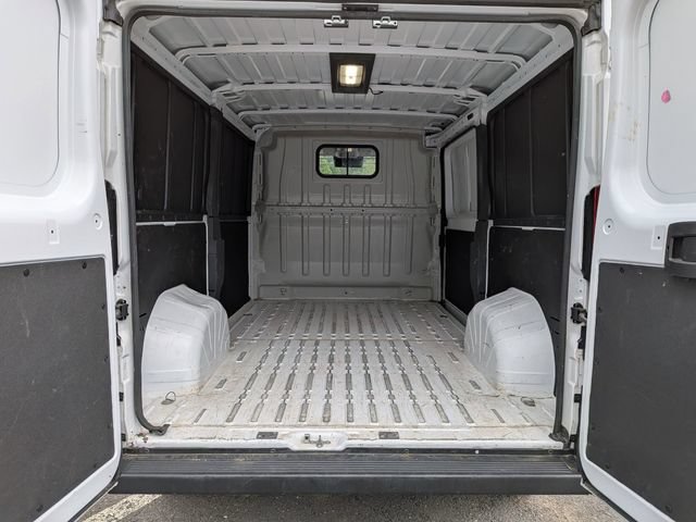 Used 2025 RAM ProMaster 2500 w/ Convenience Group FWD image 7