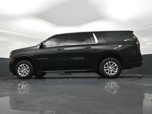 Used 2025 Chevrolet Suburban LS RWD image 26