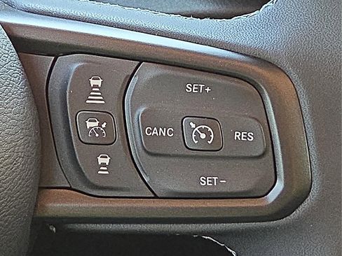 New 2025 Jeep Gladiator Mojave w/ Steel Bumper Group image 22