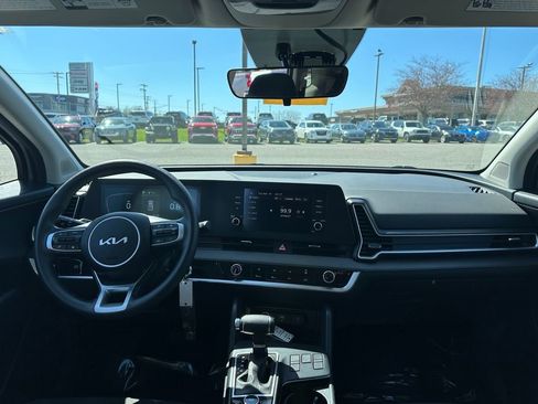 Used 2024 Kia Sportage LX image 12