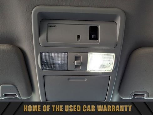 Used 2017 Nissan Titan SV image 27