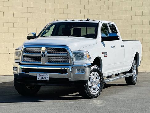 Used 2018 RAM 3500 Laramie w/ Convenience Group AWD/4WD image 5