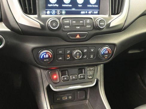 Used 2018 GMC Terrain SLT w/ Preferred Package image 17