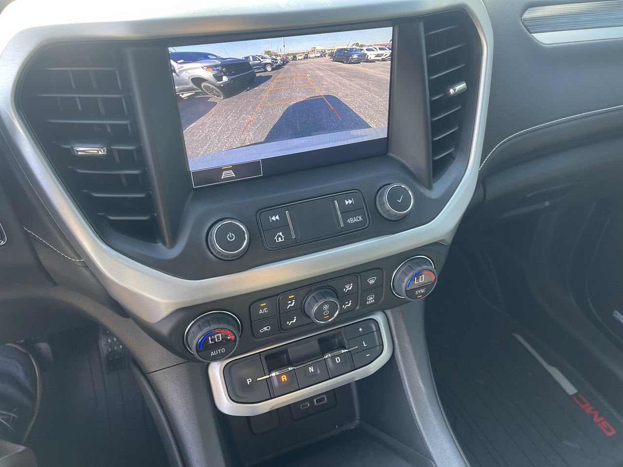 Used 2023 GMC Acadia SLT w/ Elevation Edition AWD/4WD image 15