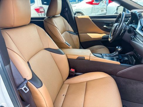 Used 2019 Lexus ES 350 w/ Premium Package FWD image 15