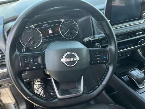 Used 2025 Nissan Rogue SV AWD/4WD image 30