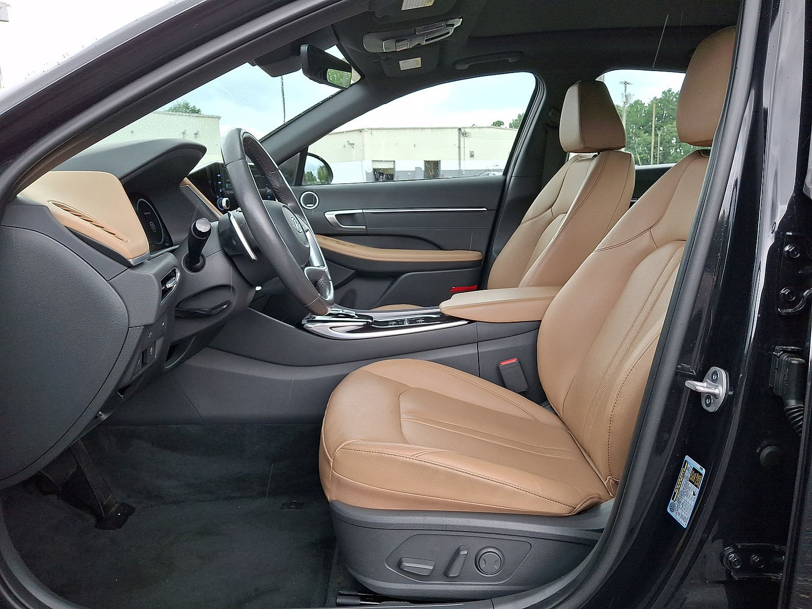 Certified 2023 Hyundai Sonata Limited w/ Cargo Package FWD image 17