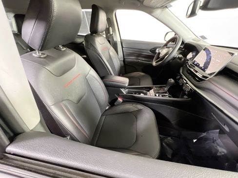 Used 2022 Jeep Compass Trailhawk AWD/4WD image 24