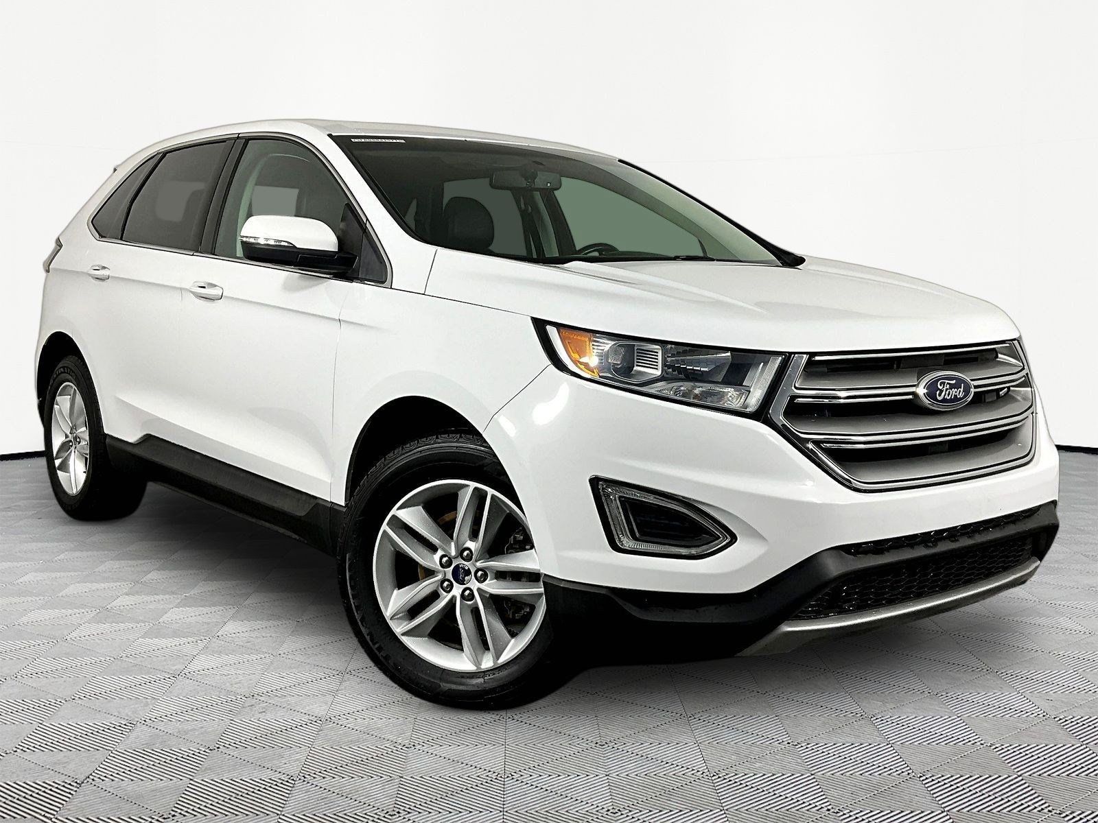 Used 2015 Ford Edge SEL w/ Equipment Group 201A AWD/4WD image 3