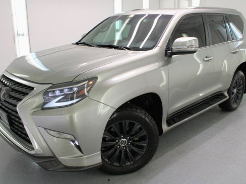 Used 2022 Lexus GX 460 Premium w/ Accessory Package AWD/4WD image 24