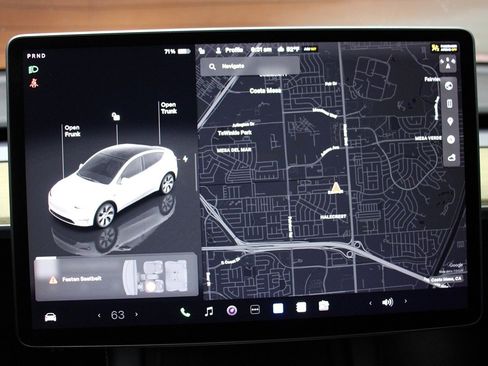 Used 2023 Tesla Model Y Long Range image 16