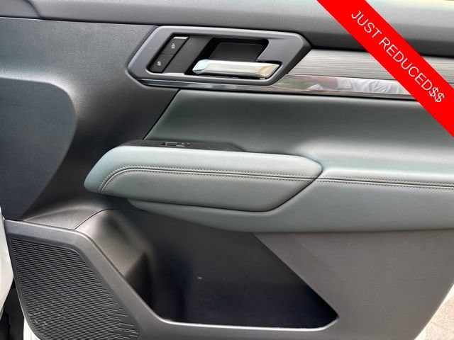 Used 2026 GMC Terrain AT4 AWD/4WD image 30