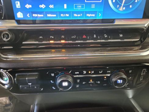 Used 2023 Chevrolet Silverado 1500 LTZ w/ Technology Package image 18