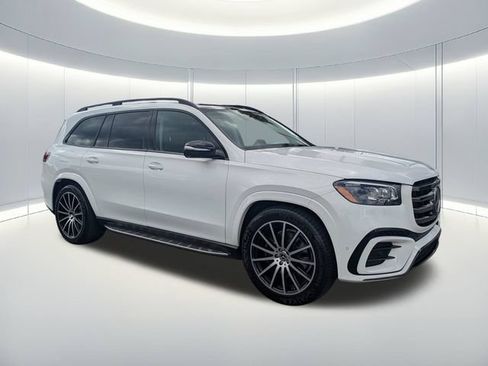 Used 2024 Mercedes-Benz GLS 450 4MATIC image 8