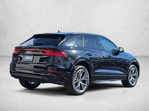 Used 2022 Audi Q8 Premium AWD/4WD image 5