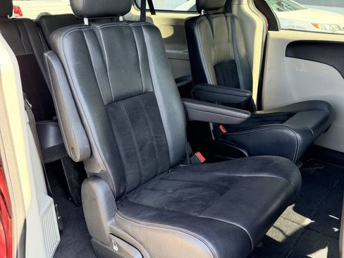 Used 2018 Dodge Grand Caravan SXT FWD image 5