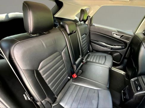 Used 2018 Ford Edge SEL w/ Equipment Group 201A AWD/4WD image 24