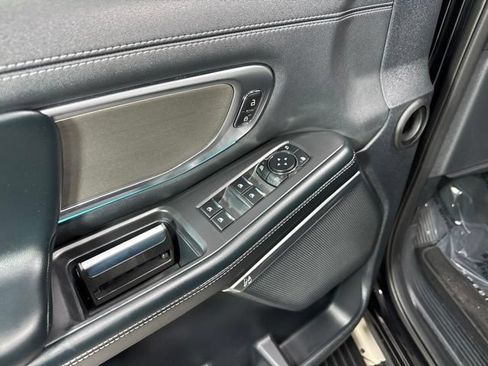 Used 2025 Ford Expedition Platinum AWD/4WD image 12