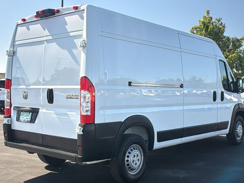 Used 2025 RAM ProMaster 2500 w/ Convenience Group FWD image 3