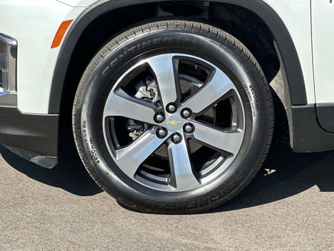 Certified 2023 Chevrolet Traverse LT w/ LT Premium Package AWD/4WD image 8