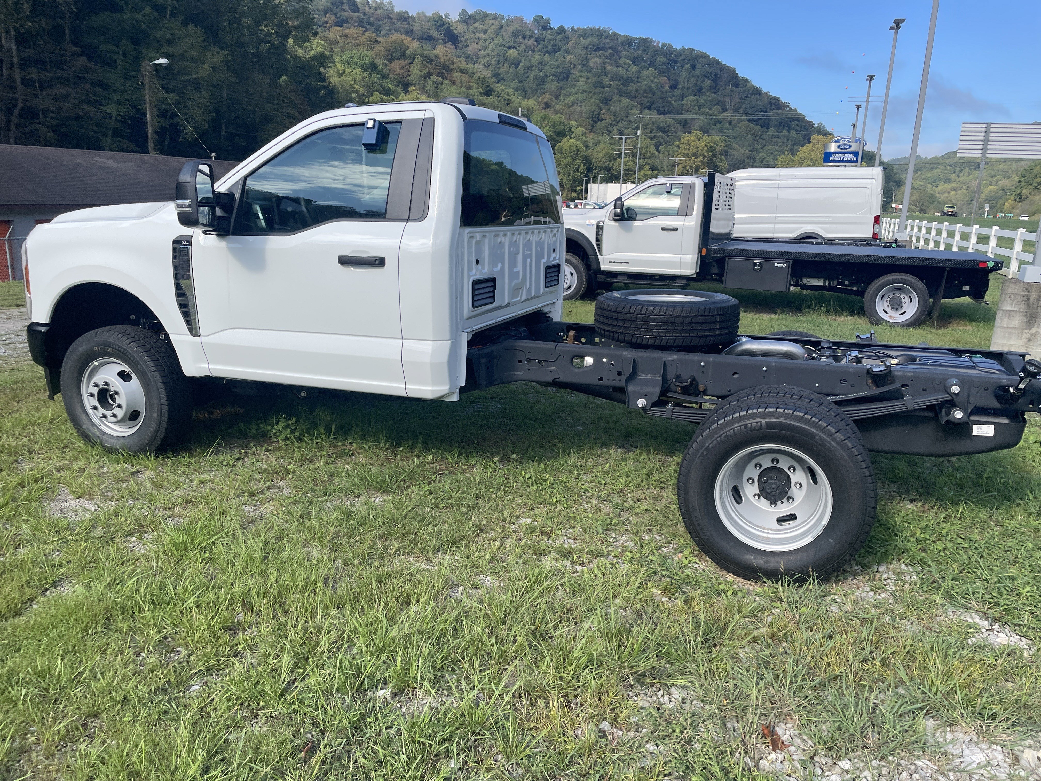 New 2025 Ford F350 XL w/ Snow Plow Prep Package AWD/4WD image 9