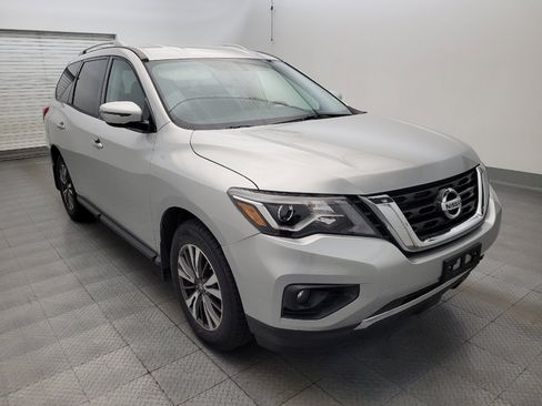 Used 2017 Nissan Pathfinder SV AWD/4WD image 13