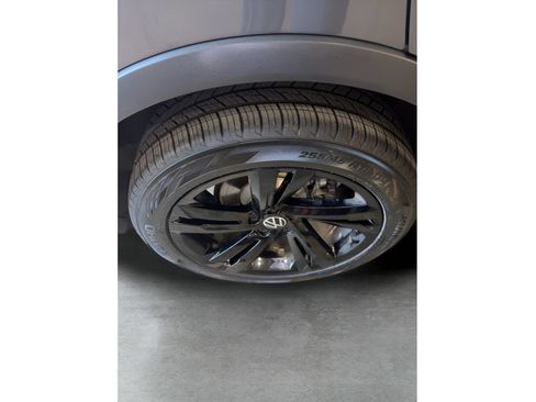 Used 2023 Volkswagen Tiguan SE R-Line FWD image 14