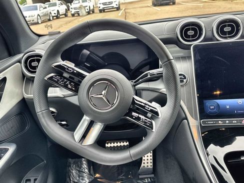 Used 2025 Mercedes-Benz GLC 350e 4MATIC image 21