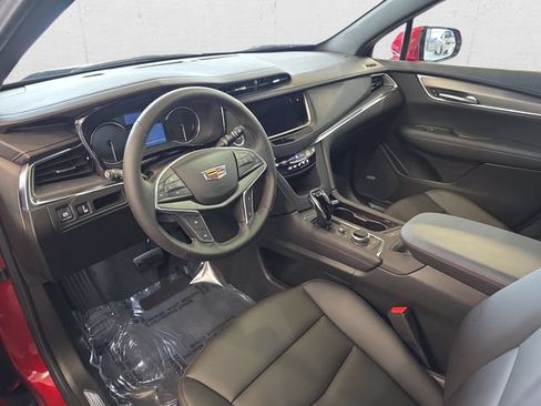 Used 2026 Cadillac XT5 Luxury w/ LPO, Floor Liner Package AWD/4WD image 16