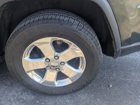 Used 2011 Jeep Grand Cherokee Limited image 10