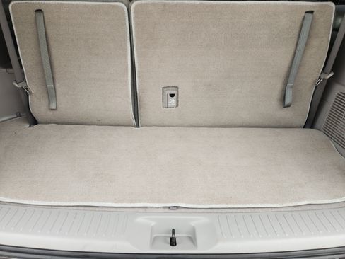 Used 2017 Toyota Highlander Plus FWD image 33