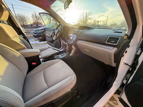 Used 2018 Subaru Forester 2.5i Premium w/ All-Weather Package image 12