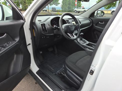 Used 2012 Kia Sportage LX w/ Navigation Pkg FWD image 10