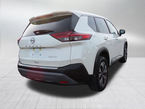 Used 2023 Nissan Rogue SV image 6