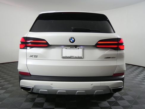 Used 2024 BMW X5 sDrive40i RWD image 4