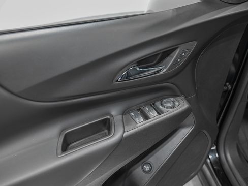 Used 2022 Chevrolet Equinox LT image 13