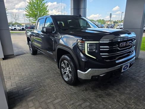 Used 2025 GMC Sierra 1500 SLT AWD/4WD image 5