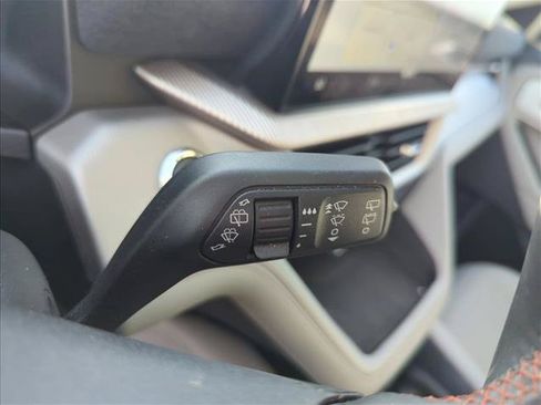 Used 2025 Ford Explorer Active w/ Active Comfort Package RWD image 19